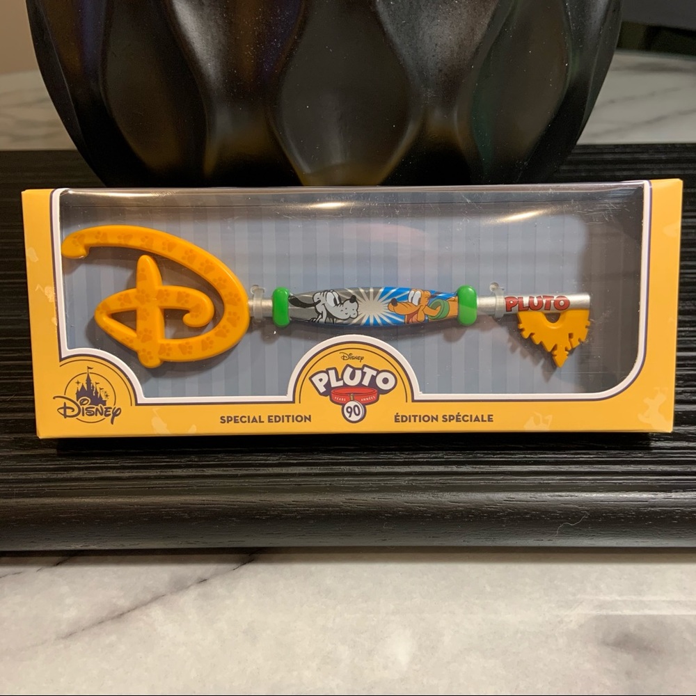 Disney’s Pluto LIMITED EDITION 90th Anniversary Collectible Key - Price Firm